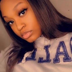 Meet your Posher, Khalia